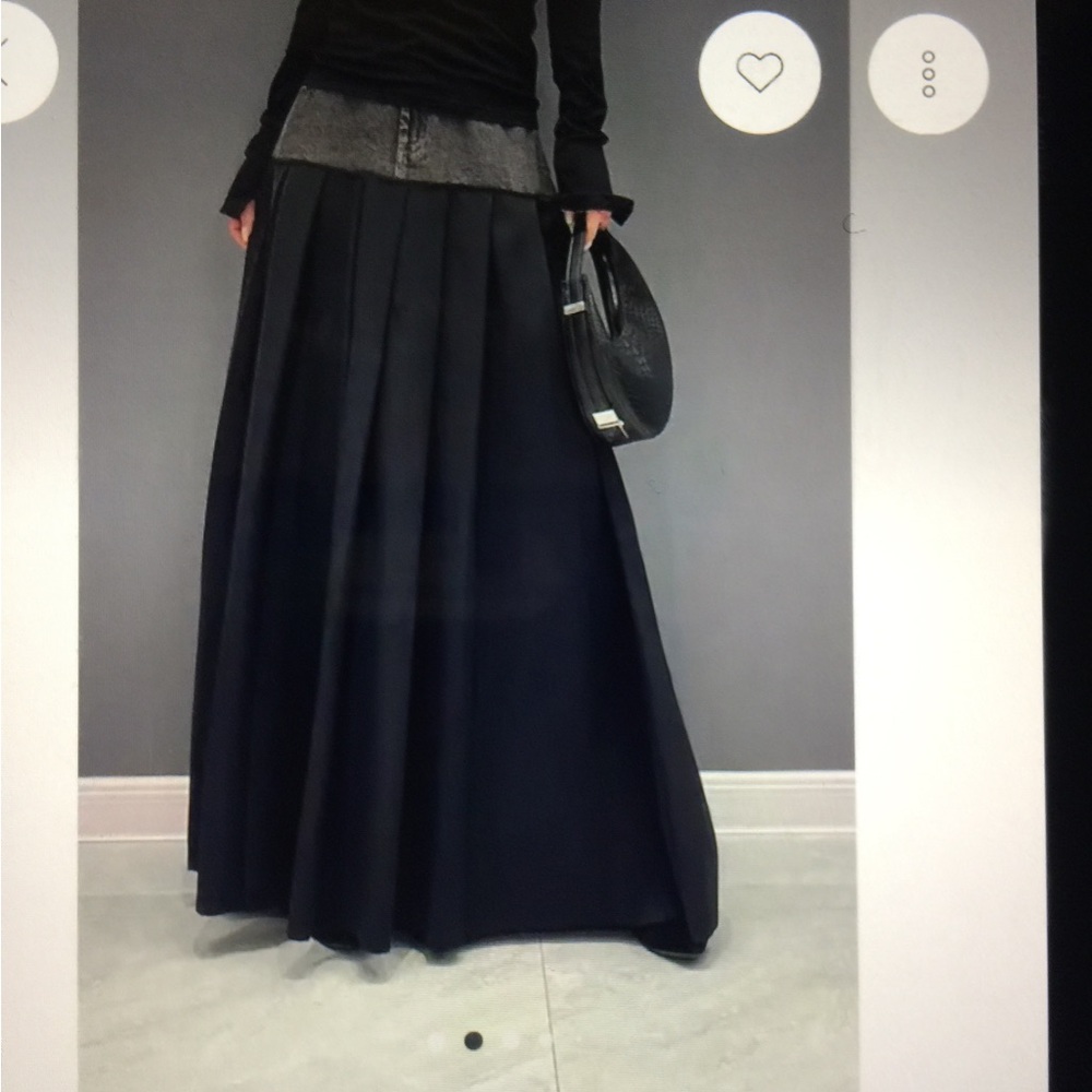 Denim contrast maxi skirt.